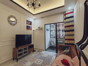 WHITE ON HOMESTAY CAMERON BY ICOLOR